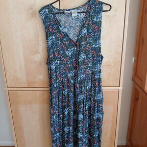Capacity Sleeveless Flower Dress size Small